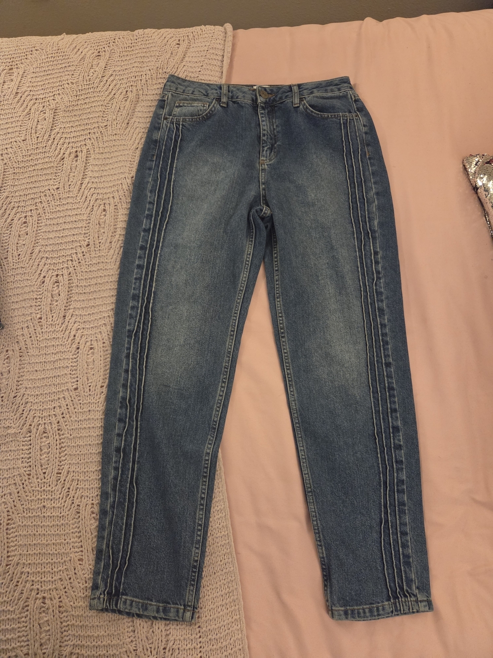 BDG Medium Mom  Blue Straight-Leg Jeans with Side Seam Detail